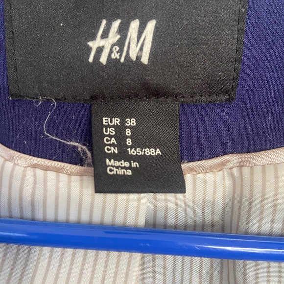 H&M Blazer - Picture 2 of 3